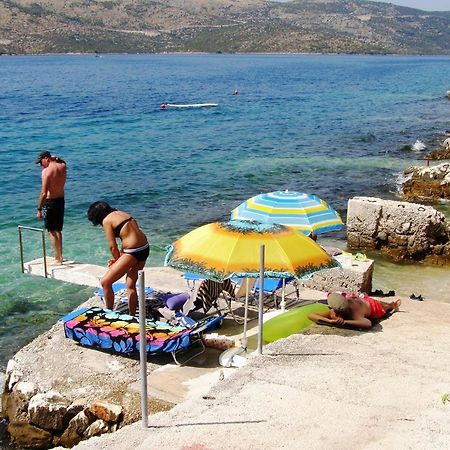 Apartments By The Sea Seget Vranjica, Trogir - 7508 外观 照片