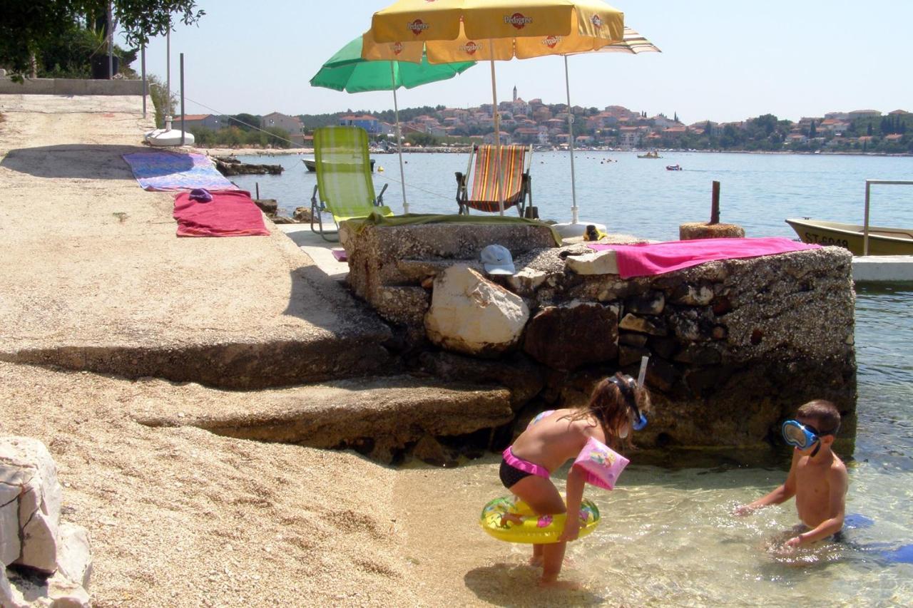Apartments By The Sea Seget Vranjica, Trogir - 7508 外观 照片