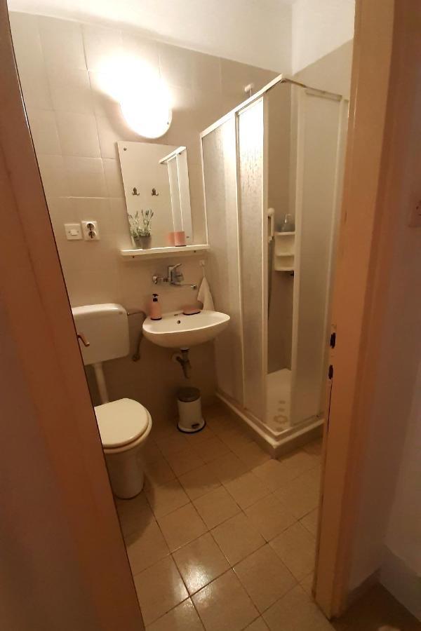 Apartments By The Sea Seget Vranjica, Trogir - 7508 外观 照片
