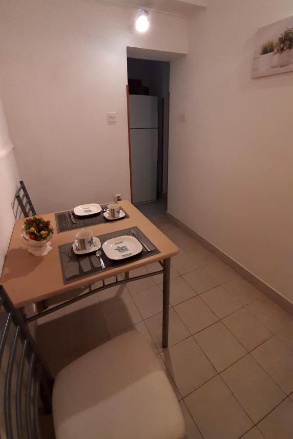 Apartments By The Sea Seget Vranjica, Trogir - 7508 外观 照片
